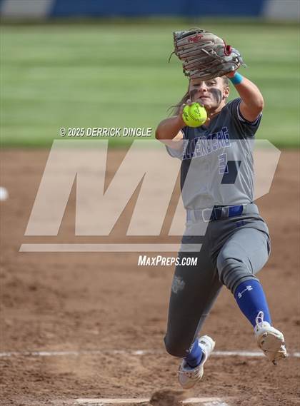 Thumbnail 2 in St. Anthony's vs Kellenberg Memorial (NSCHSAA Final) photogallery.