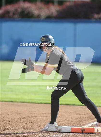 Thumbnail 2 in St. Anthony's vs Kellenberg Memorial (NSCHSAA Final) photogallery.