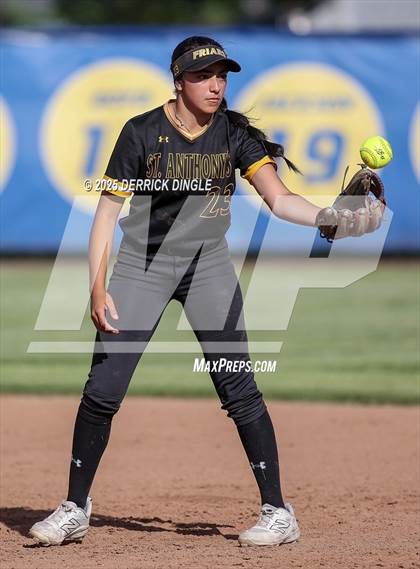 Thumbnail 3 in St. Anthony's vs Kellenberg Memorial (NSCHSAA Final) photogallery.