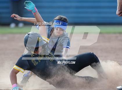 Thumbnail 3 in St. Anthony's vs Kellenberg Memorial (NSCHSAA Final) photogallery.