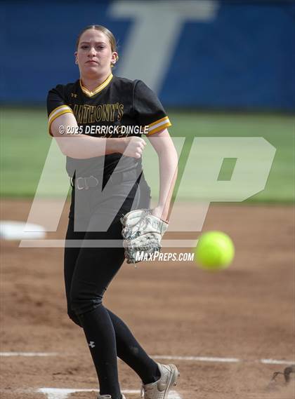 Thumbnail 2 in St. Anthony's vs Kellenberg Memorial (NSCHSAA Final) photogallery.