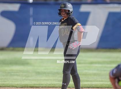 Thumbnail 3 in St. Anthony's vs Kellenberg Memorial (NSCHSAA Final) photogallery.
