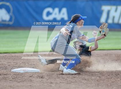 Thumbnail 3 in St. Anthony's vs Kellenberg Memorial (NSCHSAA Final) photogallery.