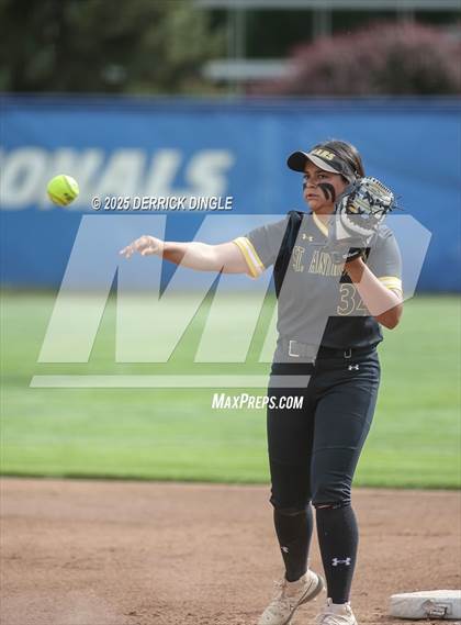 Thumbnail 2 in St. Anthony's vs Kellenberg Memorial (NSCHSAA Final) photogallery.