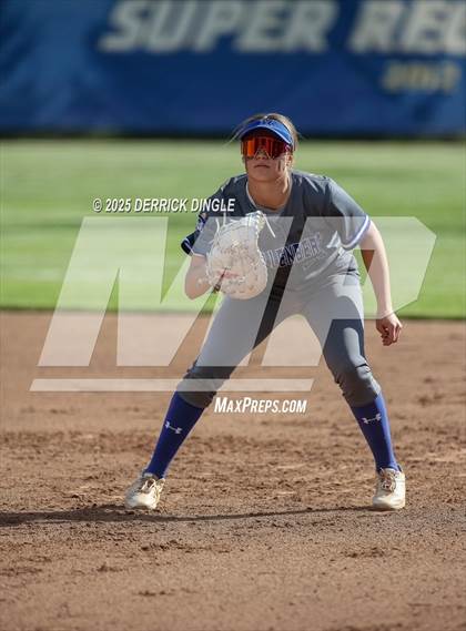Thumbnail 2 in St. Anthony's vs Kellenberg Memorial (NSCHSAA Final) photogallery.