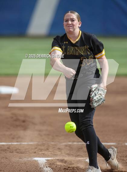 Thumbnail 3 in St. Anthony's vs Kellenberg Memorial (NSCHSAA Final) photogallery.