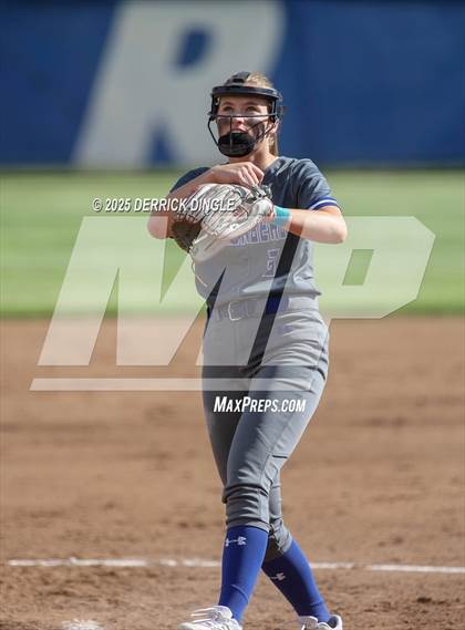 Thumbnail 3 in St. Anthony's vs Kellenberg Memorial (NSCHSAA Final) photogallery.