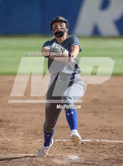 Thumbnail 3 in St. Anthony's vs Kellenberg Memorial (NSCHSAA Final) photogallery.