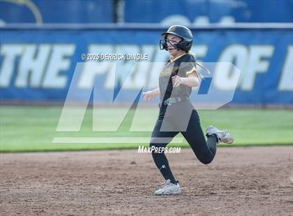 Thumbnail 3 in St. Anthony's vs Kellenberg Memorial (NSCHSAA Final) photogallery.