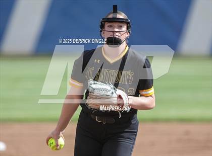 Thumbnail 3 in St. Anthony's vs Kellenberg Memorial (NSCHSAA Final) photogallery.