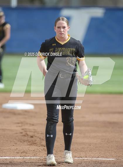 Thumbnail 3 in St. Anthony's vs Kellenberg Memorial (NSCHSAA Final) photogallery.