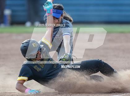 Thumbnail 2 in St. Anthony's vs Kellenberg Memorial (NSCHSAA Final) photogallery.