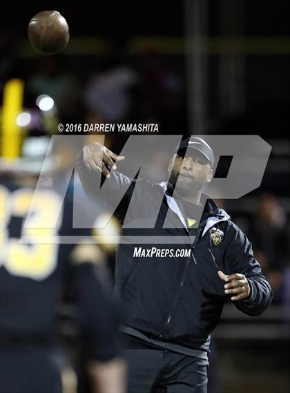 Thumbnail 2 in Capital Christian @ Bishop O'Dowd (CIF NorCal Regional Division 5-AA Final) photogallery.