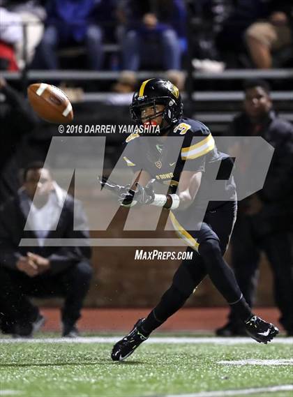 Thumbnail 2 in Capital Christian @ Bishop O'Dowd (CIF NorCal Regional Division 5-AA Final) photogallery.