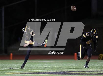 Thumbnail 3 in Capital Christian @ Bishop O'Dowd (CIF NorCal Regional Division 5-AA Final) photogallery.