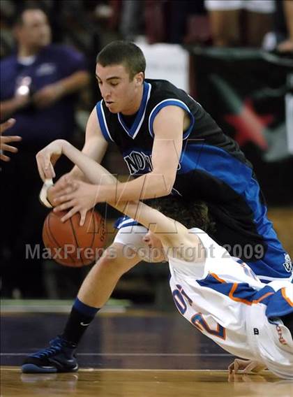 Thumbnail 2 in Windward vs. St. Joseph Notre Dame (CIF State D5 Final) photogallery.