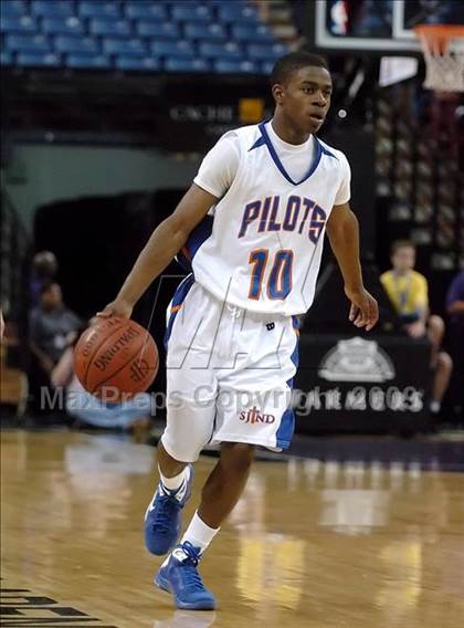 Thumbnail 3 in Windward vs. St. Joseph Notre Dame (CIF State D5 Final) photogallery.