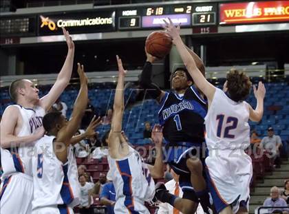 Thumbnail 2 in Windward vs. St. Joseph Notre Dame (CIF State D5 Final) photogallery.