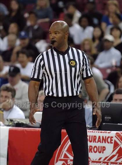 Thumbnail 3 in Windward vs. St. Joseph Notre Dame (CIF State D5 Final) photogallery.