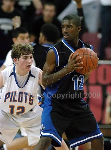 Thumbnail 2 in Windward vs. St. Joseph Notre Dame (CIF State D5 Final) photogallery.