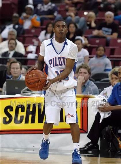Thumbnail 3 in Windward vs. St. Joseph Notre Dame (CIF State D5 Final) photogallery.