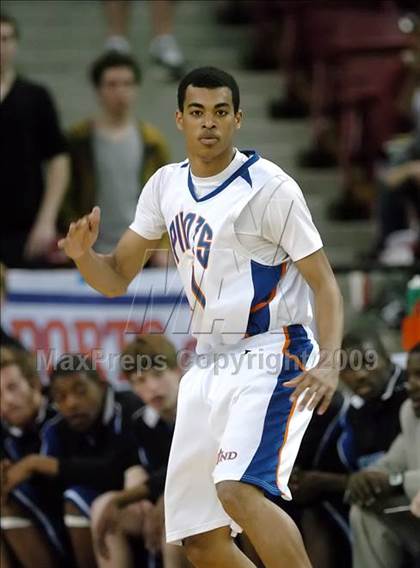 Thumbnail 2 in Windward vs. St. Joseph Notre Dame (CIF State D5 Final) photogallery.