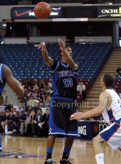 Thumbnail 2 in Windward vs. St. Joseph Notre Dame (CIF State D5 Final) photogallery.