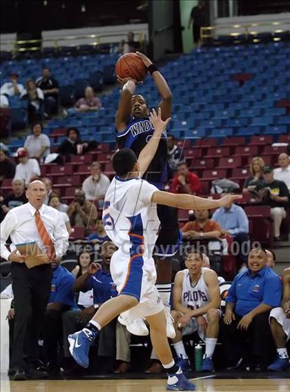 Thumbnail 2 in Windward vs. St. Joseph Notre Dame (CIF State D5 Final) photogallery.