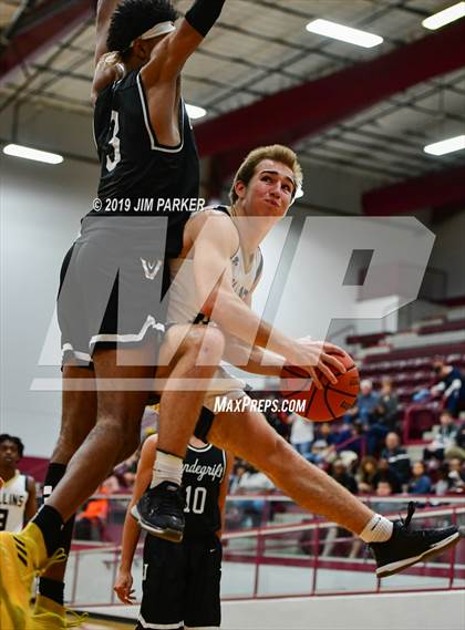 Thumbnail 1 in Vandegrift vs. Klein Collins (UIL 6A Area Playoff) photogallery.