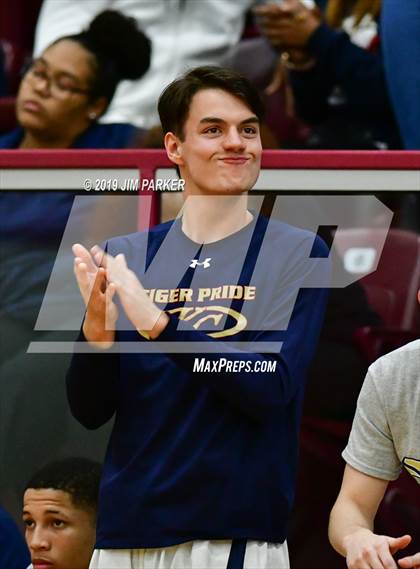 Thumbnail 1 in Vandegrift vs. Klein Collins (UIL 6A Area Playoff) photogallery.