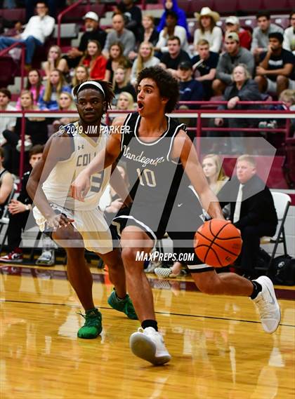 Thumbnail 2 in Vandegrift vs. Klein Collins (UIL 6A Area Playoff) photogallery.