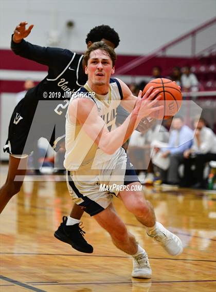 Thumbnail 2 in Vandegrift vs. Klein Collins (UIL 6A Area Playoff) photogallery.