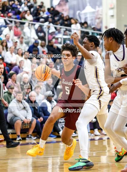 Thumbnail 2 in St. Anne's-Belfield vs Broughton (John Wall Holiday Invitational) photogallery.