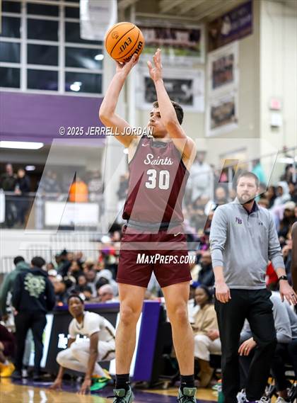 Thumbnail 3 in St. Anne's-Belfield vs Broughton (John Wall Holiday Invitational) photogallery.