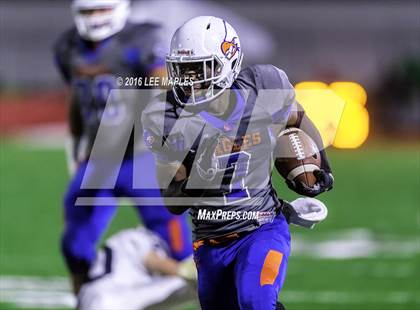 Thumbnail 1 in Graham-Kapowsin @ Bellarmine Prep photogallery.