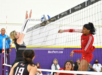 Thumbnail 2 in Mountain View vs. Lakewood (Durango Fall Classic)  photogallery.