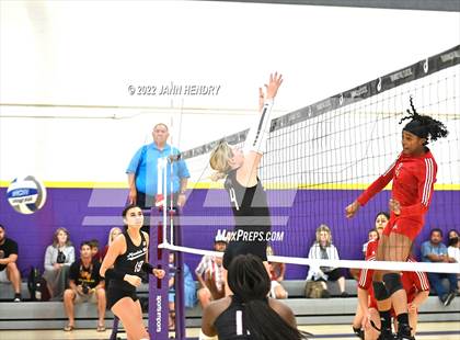 Thumbnail 3 in Mountain View vs. Lakewood (Durango Fall Classic)  photogallery.