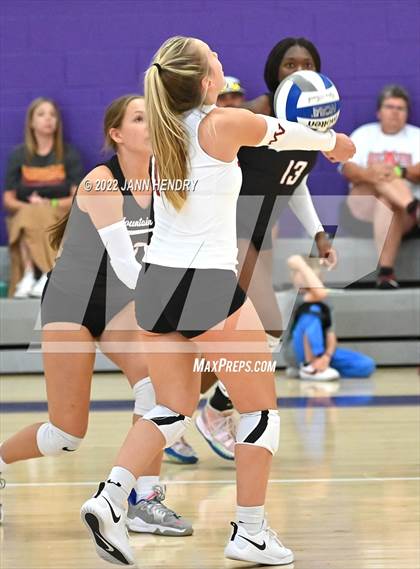 Thumbnail 2 in Mountain View vs. Lakewood (Durango Fall Classic)  photogallery.