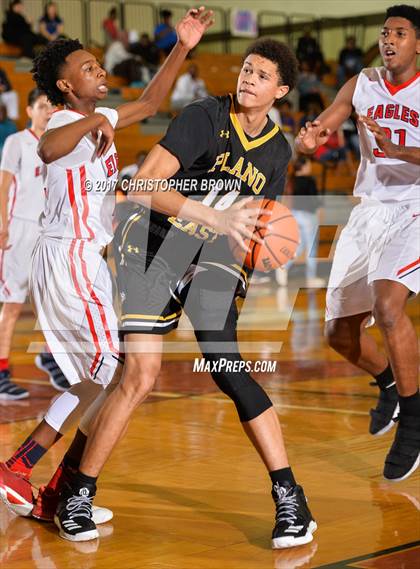 Thumbnail 1 in Plano East vs Dawson (McDonald's Texas Invitational) photogallery.