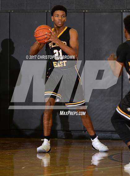 Thumbnail 2 in Plano East vs Dawson (McDonald's Texas Invitational) photogallery.