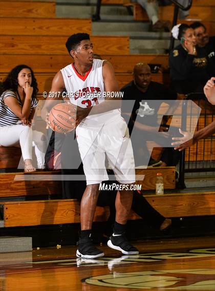 Thumbnail 2 in Plano East vs Dawson (McDonald's Texas Invitational) photogallery.