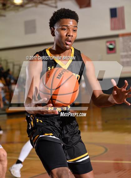 Thumbnail 1 in Plano East vs Dawson (McDonald's Texas Invitational) photogallery.
