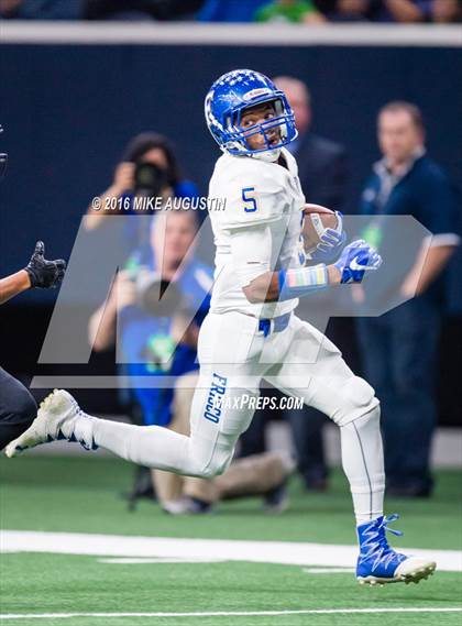 Thumbnail 3 in The Colony vs. Frisco (UIL 5A D2 Bi-District Playoff) photogallery.