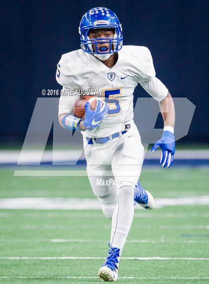 Thumbnail 2 in The Colony vs. Frisco (UIL 5A D2 Bi-District Playoff) photogallery.