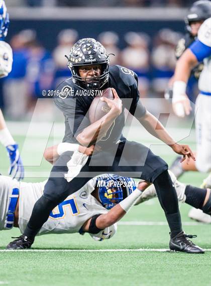 Thumbnail 3 in The Colony vs. Frisco (UIL 5A D2 Bi-District Playoff) photogallery.