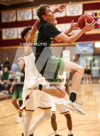 Thumbnail 2 in Skyline @ Mountain Pointe photogallery.