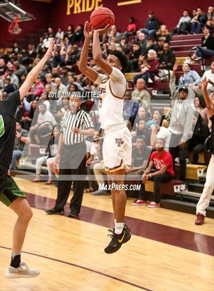 Thumbnail 2 in Skyline @ Mountain Pointe photogallery.