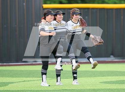 Thumbnail 1 in Joshua vs. Crandall (UIL 5A Region II Bi-District Playoff) photogallery.
