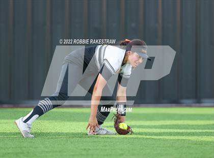 Thumbnail 3 in Joshua vs. Crandall (UIL 5A Region II Bi-District Playoff) photogallery.