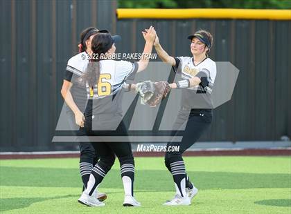 Thumbnail 3 in Joshua vs. Crandall (UIL 5A Region II Bi-District Playoff) photogallery.